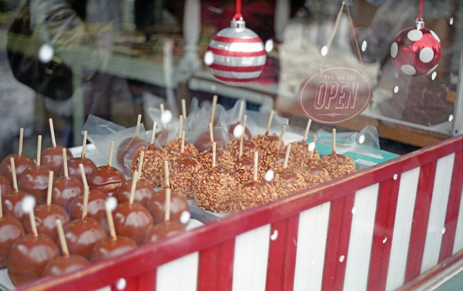 Top 5 Places for Candy Apples Near Me: A Sweet Treat